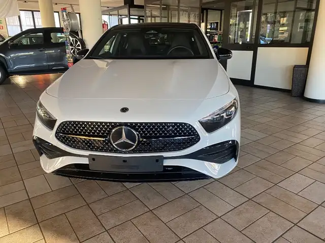 Mercedes-Benz A 180 Automatic AMG Line Premium