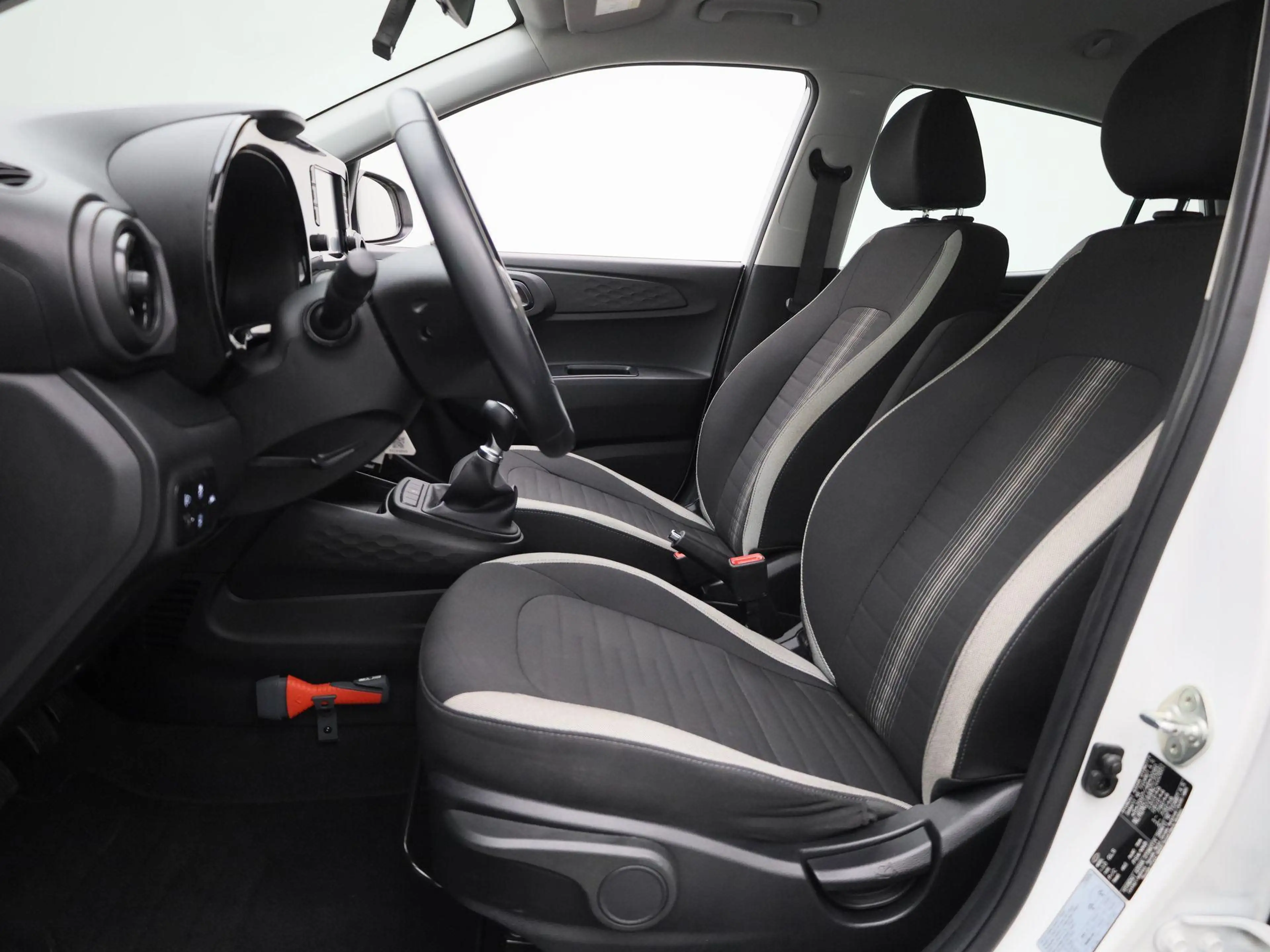 Hyundai i10 1.0 Comfort — photo 11