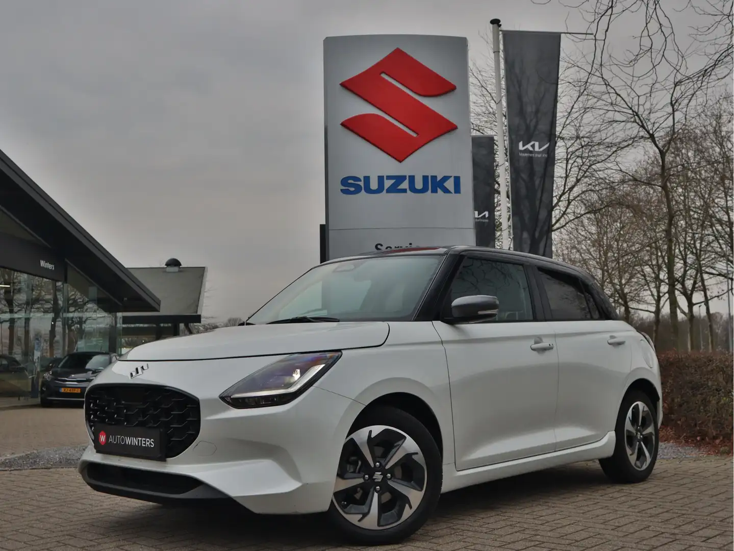 Suzuki Swift 1.2 Style Smart Hybrid CVT Automaat | Navigatie | Blanc - 1