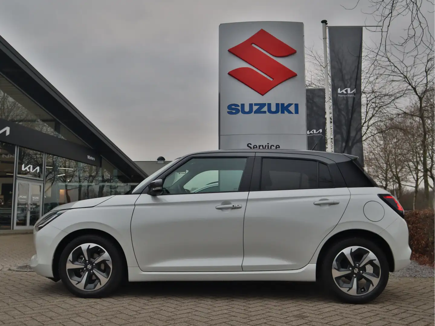Suzuki Swift 1.2 Style Smart Hybrid CVT Automaat | Navigatie | Blanc - 2