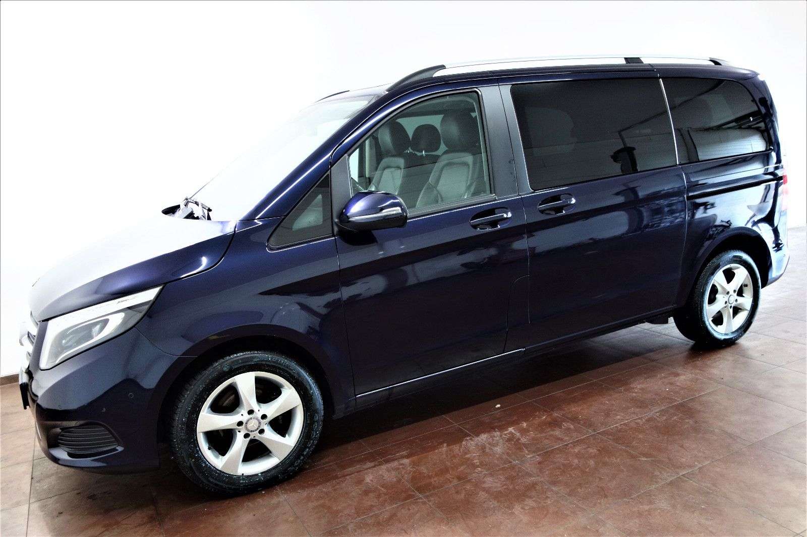 Second hand Mercedes Benz V-Class 