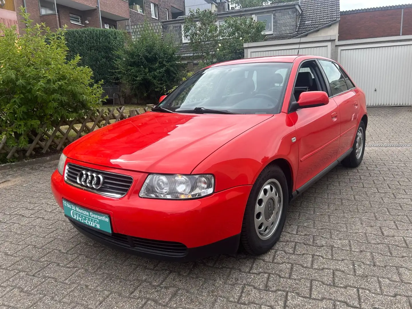 Audi A3 1.6 AUTOMATIK, 5-Türen, mit Klima, SHZ, AHK Rot - 1