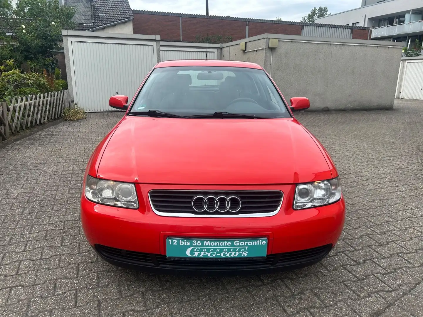 Audi A3 1.6 AUTOMATIK, 5-Türen, mit Klima, SHZ, AHK Rot - 2