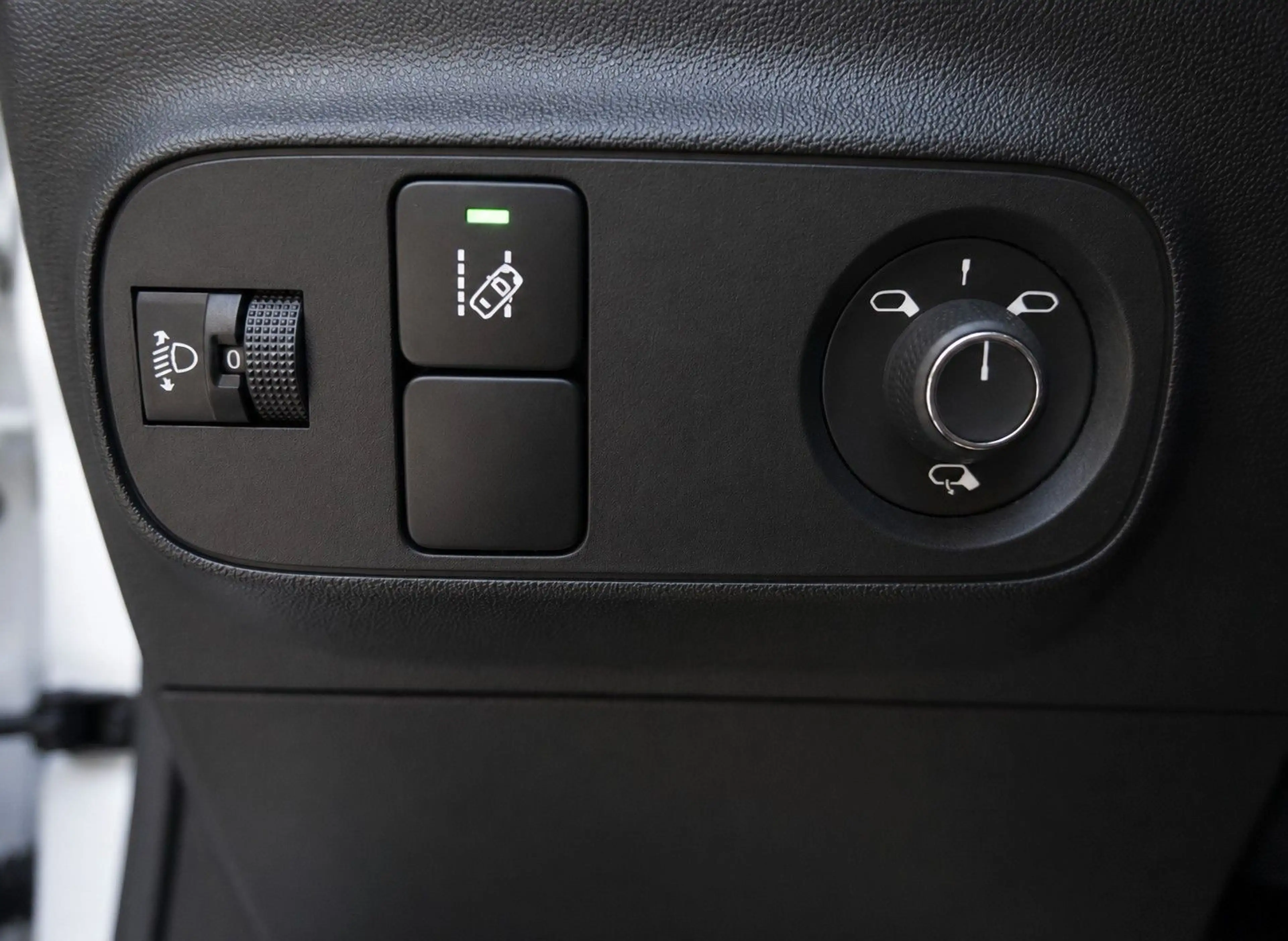 Citroen C3 Shine NAVI, SITZHEIZUNG, KLIMAAUTOMATIK, PDC — photo 13