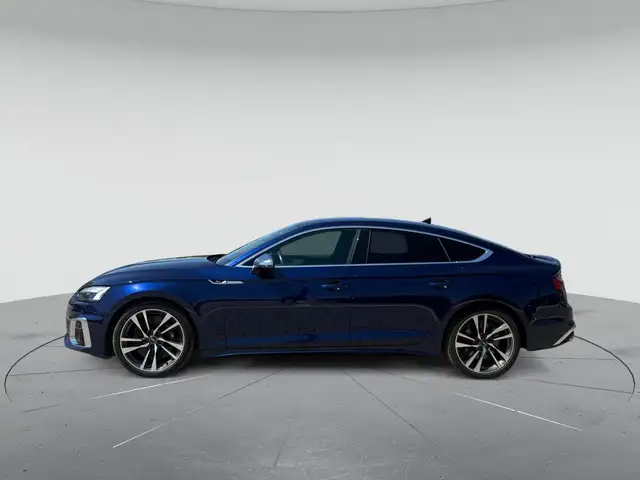 Audi S5 view 3