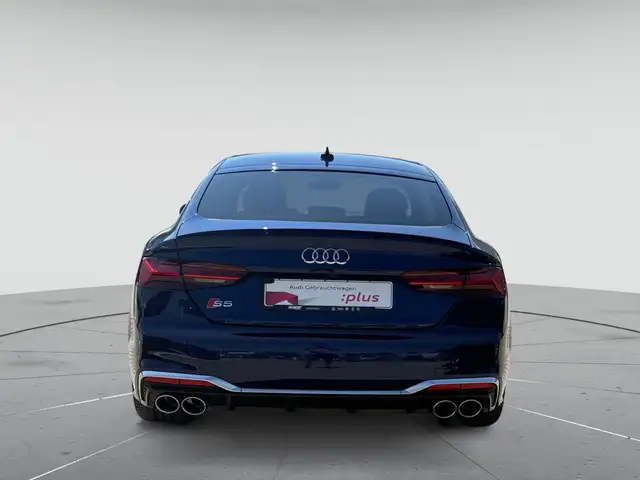 Audi S5 view 6