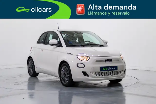 Fiat 500e view 3