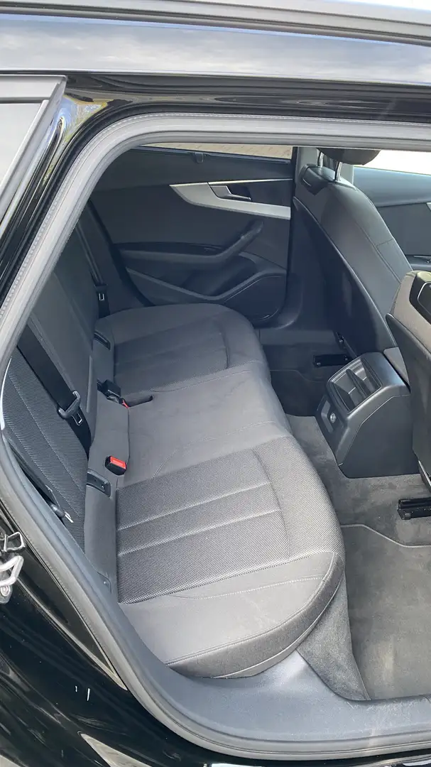 Audi A4 Avant 40 TDI S tronic line Schwarz - 2
