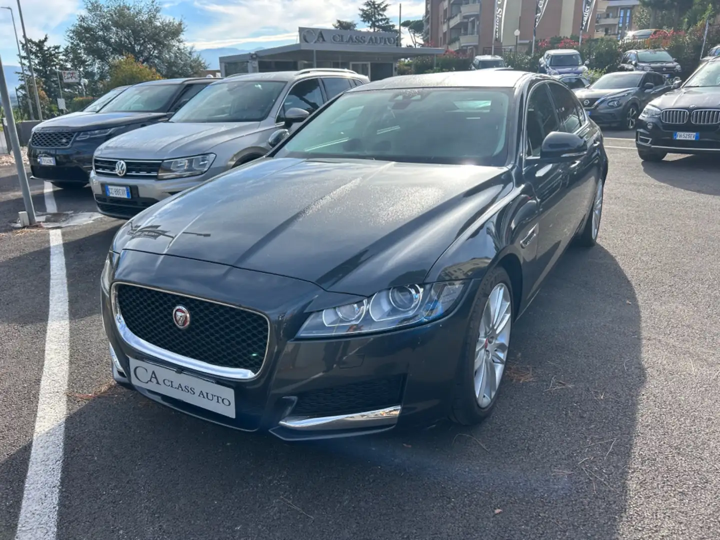 Jaguar XF XF 2.0 D 180 CV Portfolio Gris - 2
