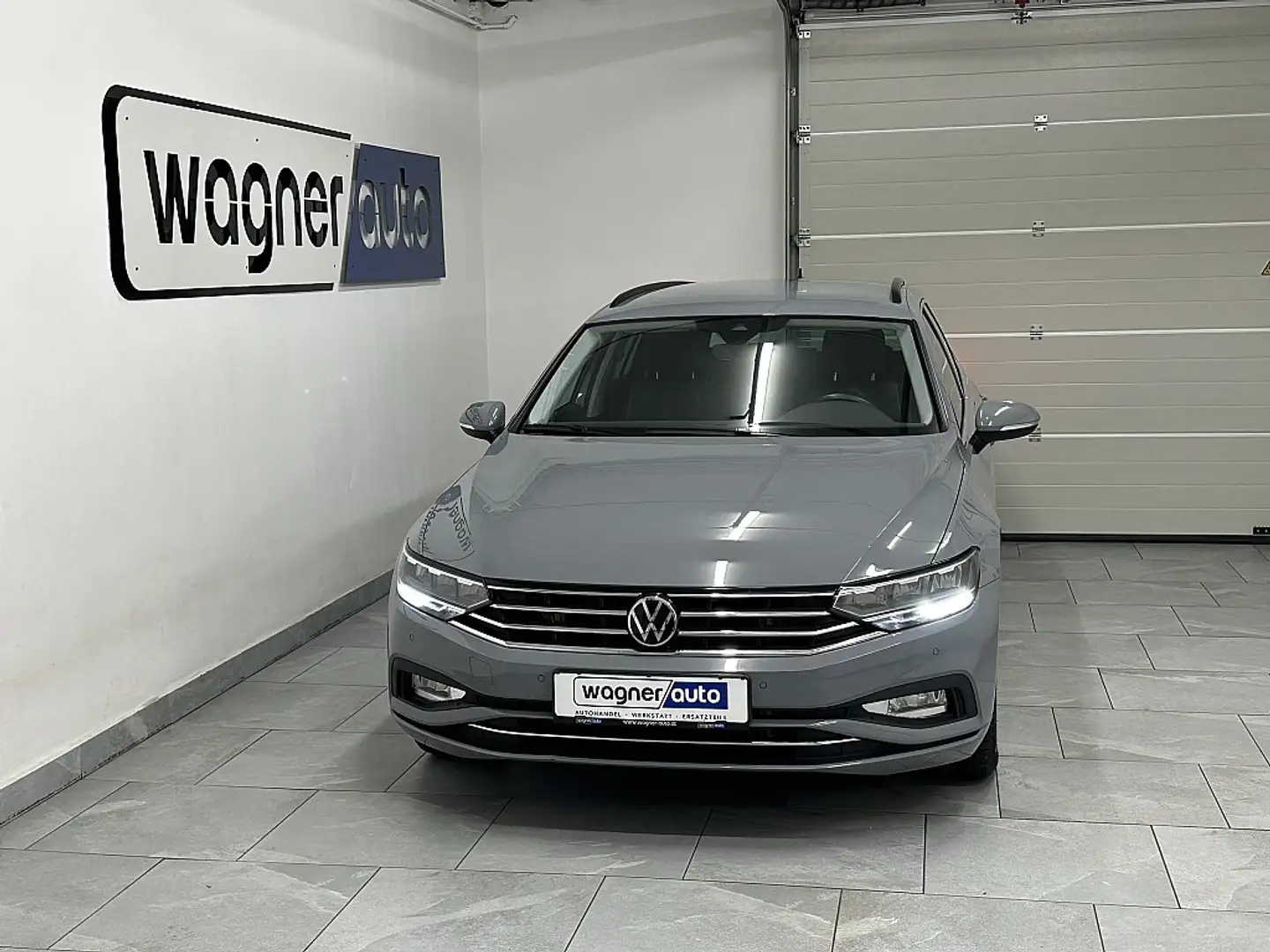 Volkswagen Passat Variant Business 2,0 TDI 4Motion DSG.LED/ACC/Navi/Lane ... Grijs - 1
