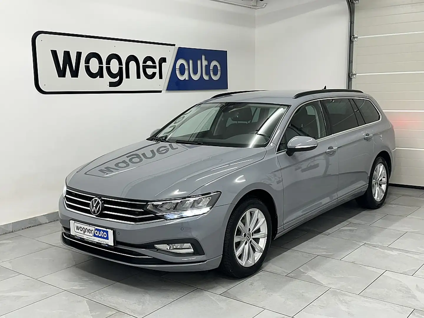 Volkswagen Passat Variant Business 2,0 TDI 4Motion DSG.LED/ACC/Navi/Lane ... Grijs - 2