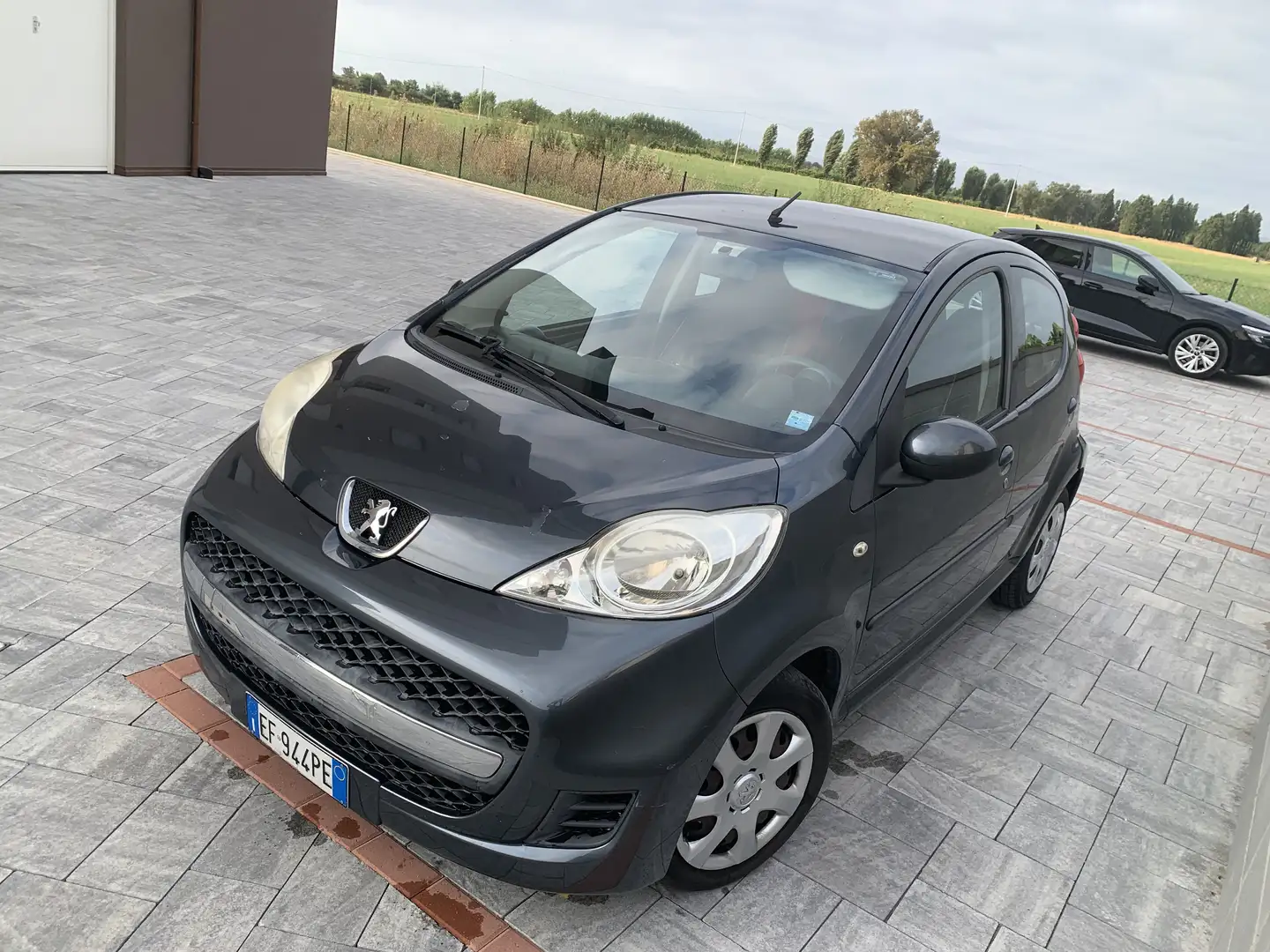 Peugeot 107 sweet year - 2