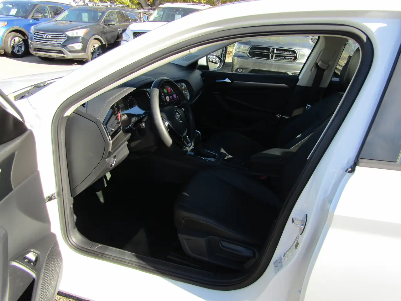 Volkswagen Jetta снимка Volkswagen Jetta