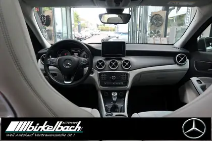 Annonce voiture d'occasion Mercedes-Benz GLA 180 - CARADIZE