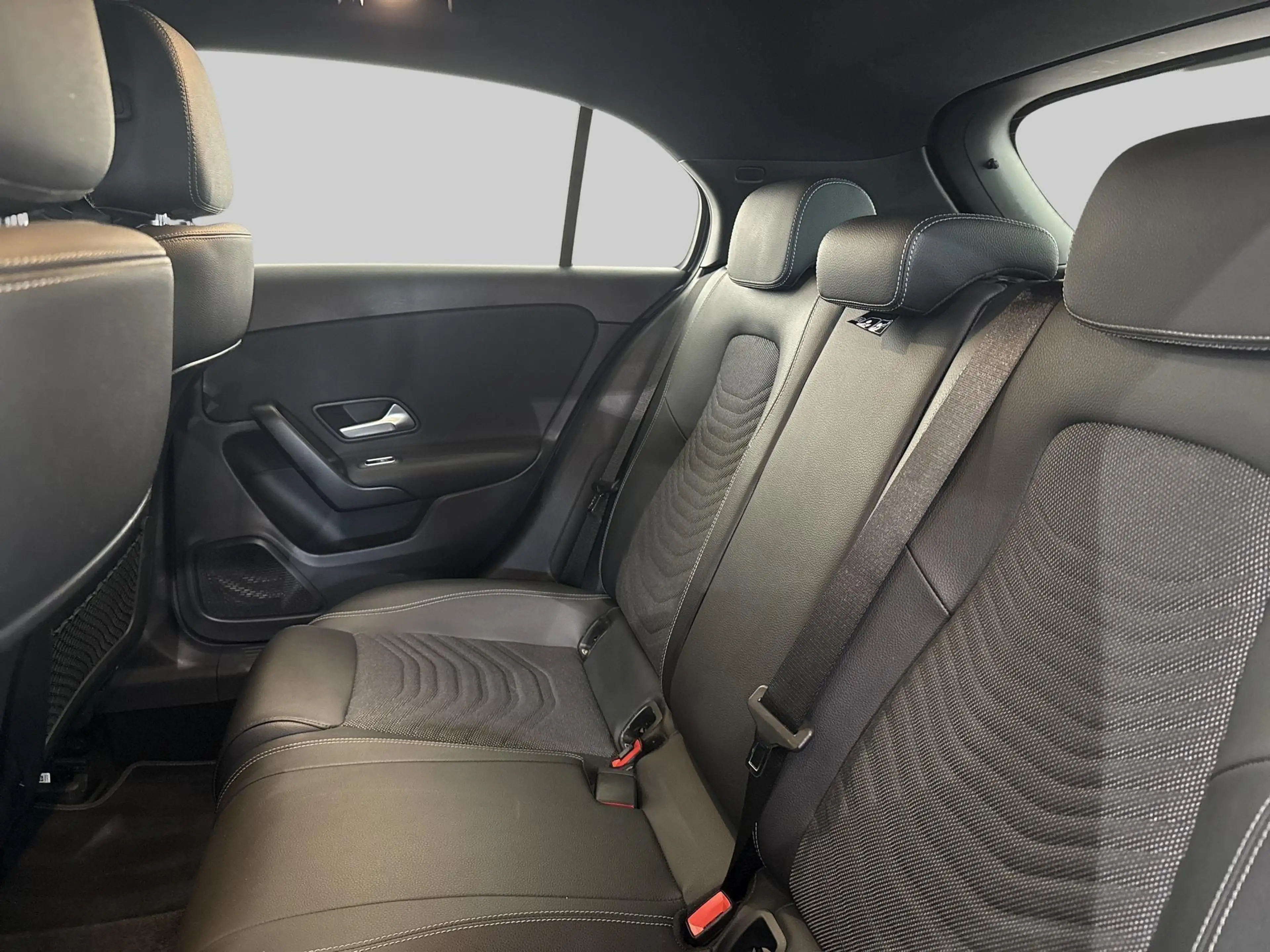 Mercedes-Benz A 180 Business Solution | Achterbank in delen neerklapba — photo 6