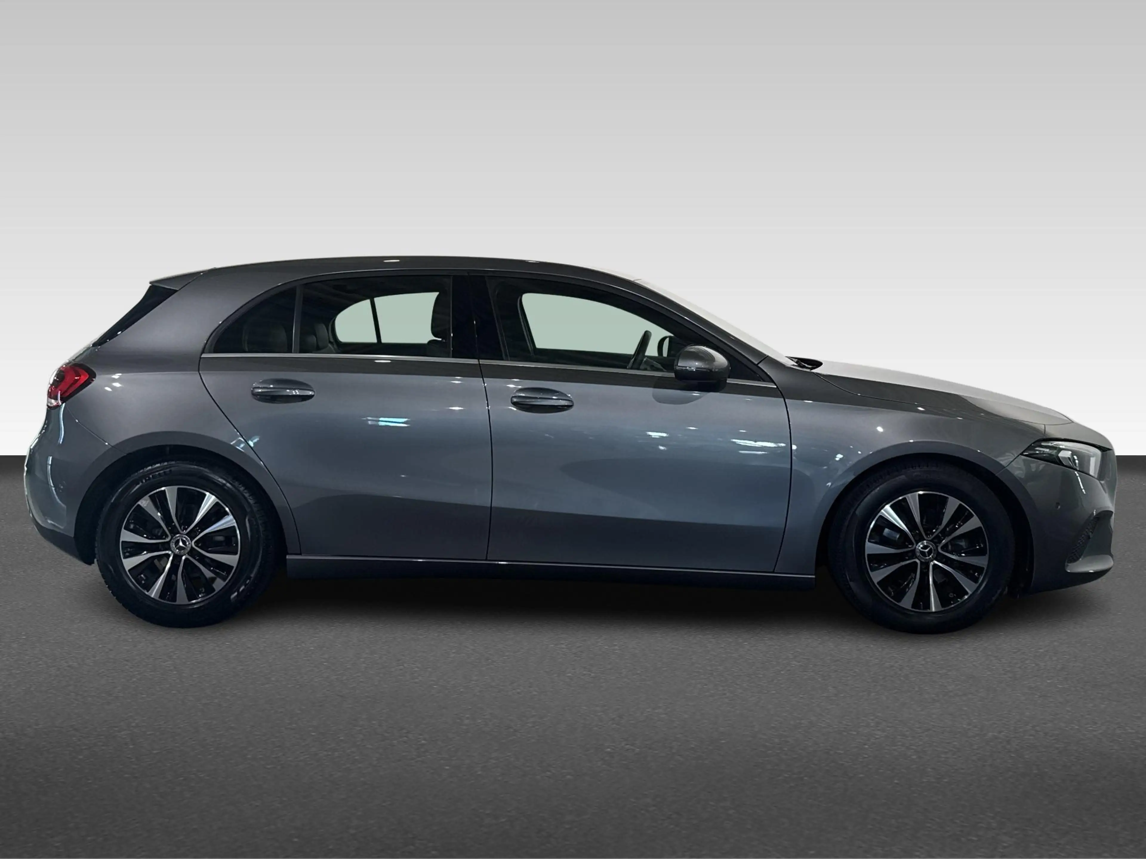 Mercedes-Benz A 180 Business Solution | Achterbank in delen neerklapba — photo 9