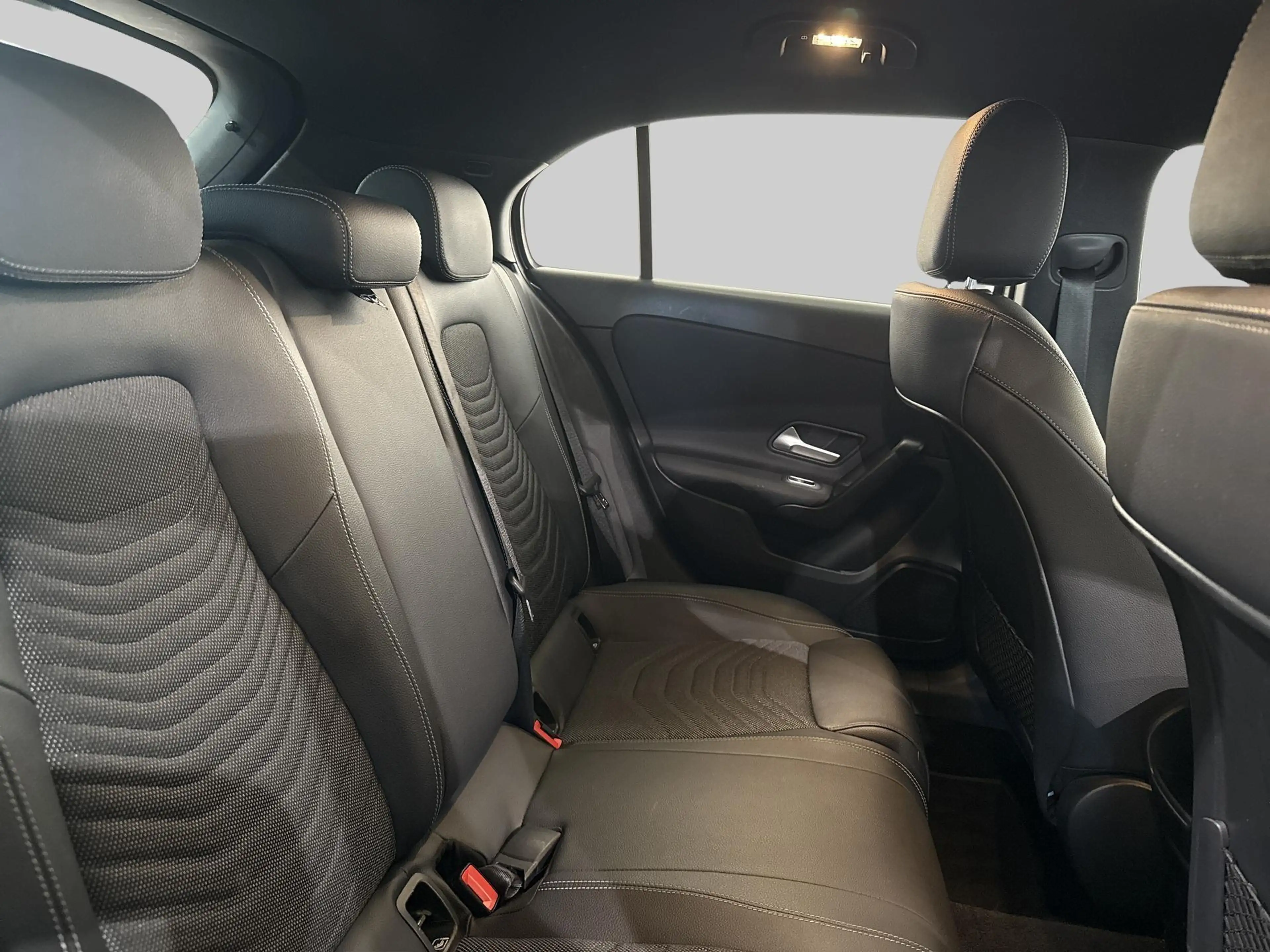 Mercedes-Benz A 180 Business Solution | Achterbank in delen neerklapba — photo 14