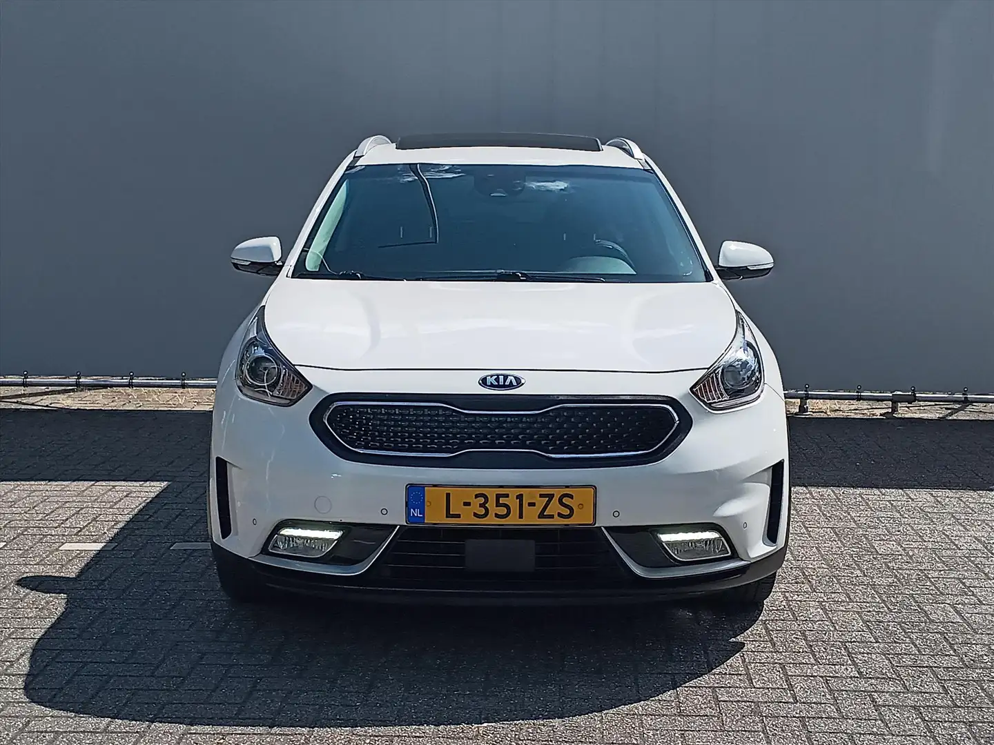 Kia Niro 1.6 GDi Hybrid 141pk DCT6 ExecutiveLine I Schuif/K Wit - 2