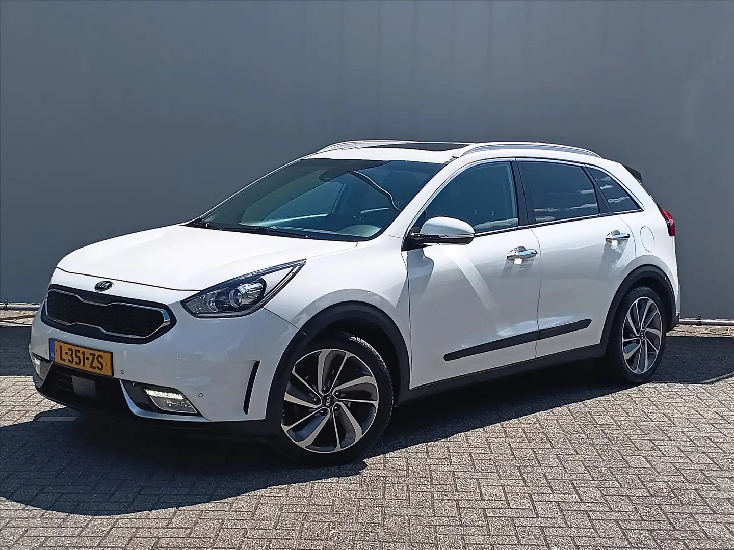 Kia Niro 1.6 GDi Hybrid 141pk DCT6 ExecutiveLine I Schuif/K Wit - 1
