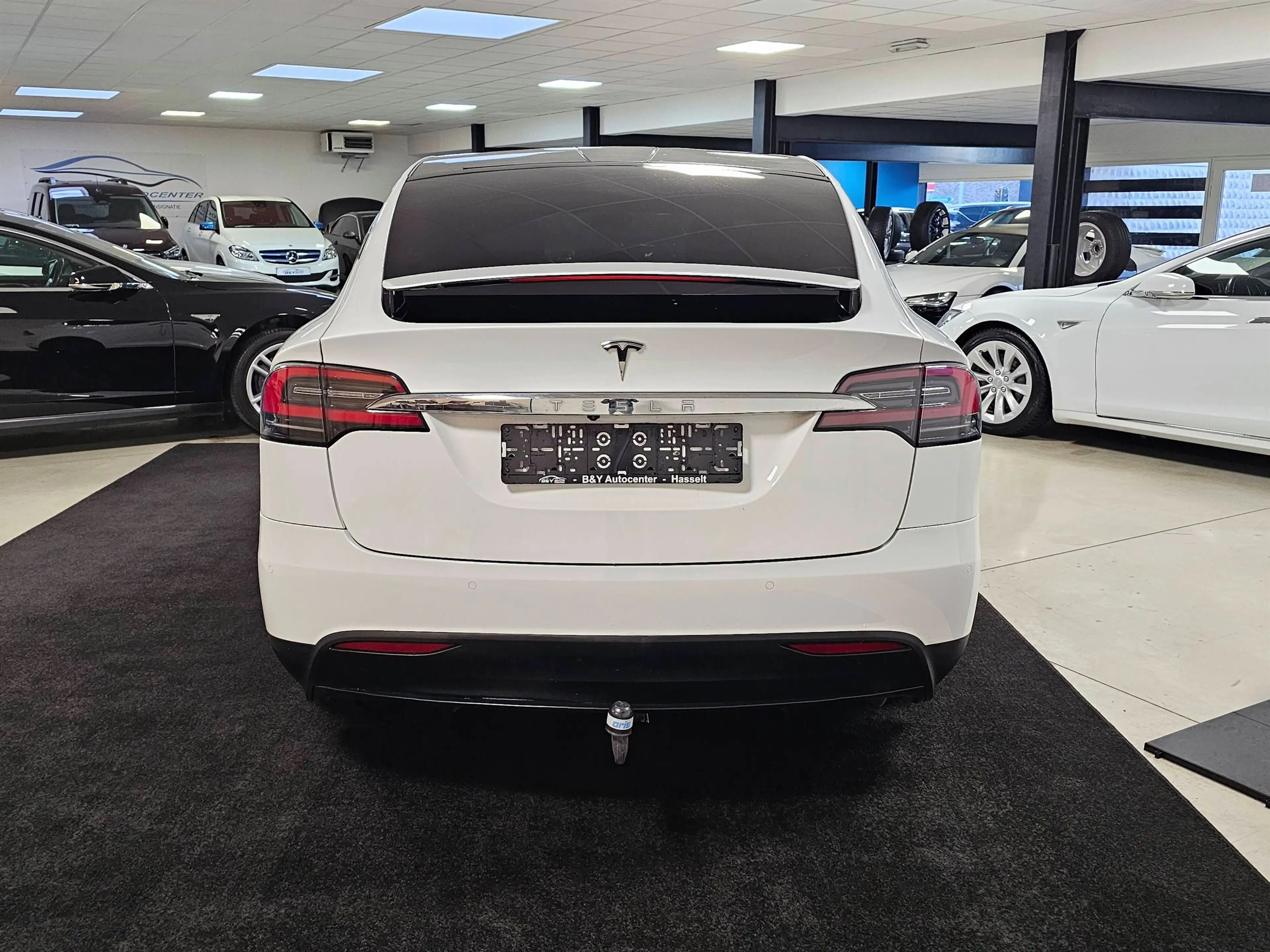 Tesla Model X 90D Dual Motor Premium Connectivity — photo 5