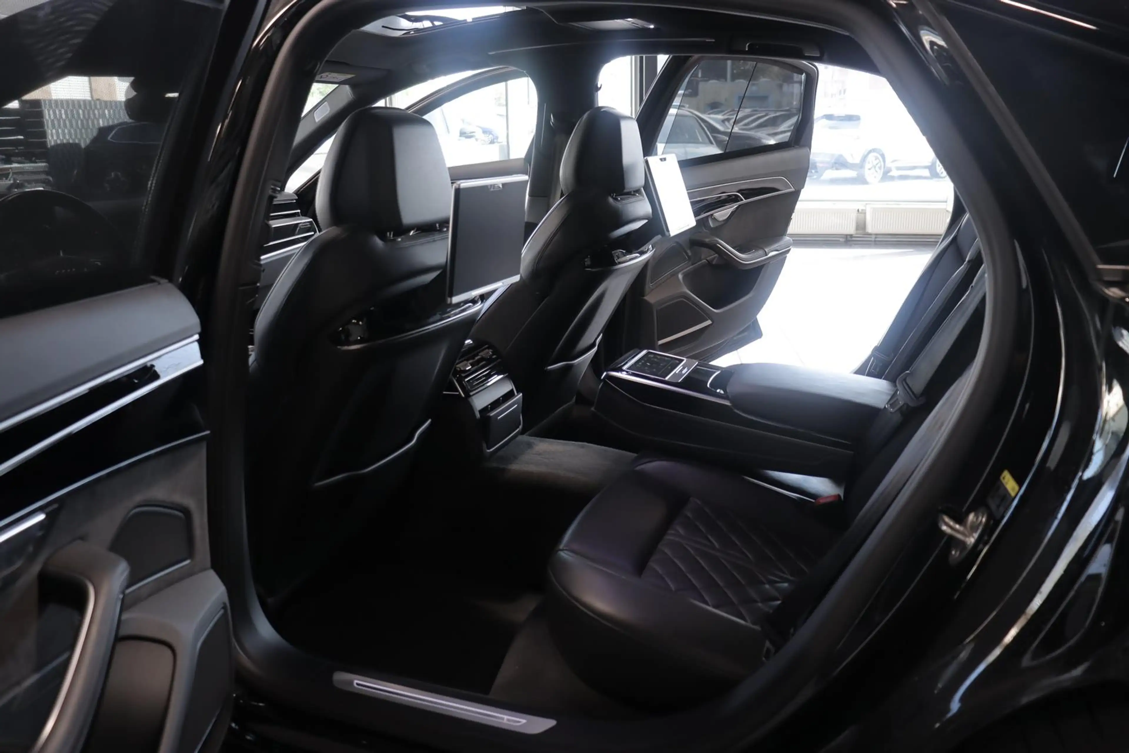 Audi A8 3.0 V6 50 TDI Lang quattro*SPORT*PANORAMA*TV — photo 9