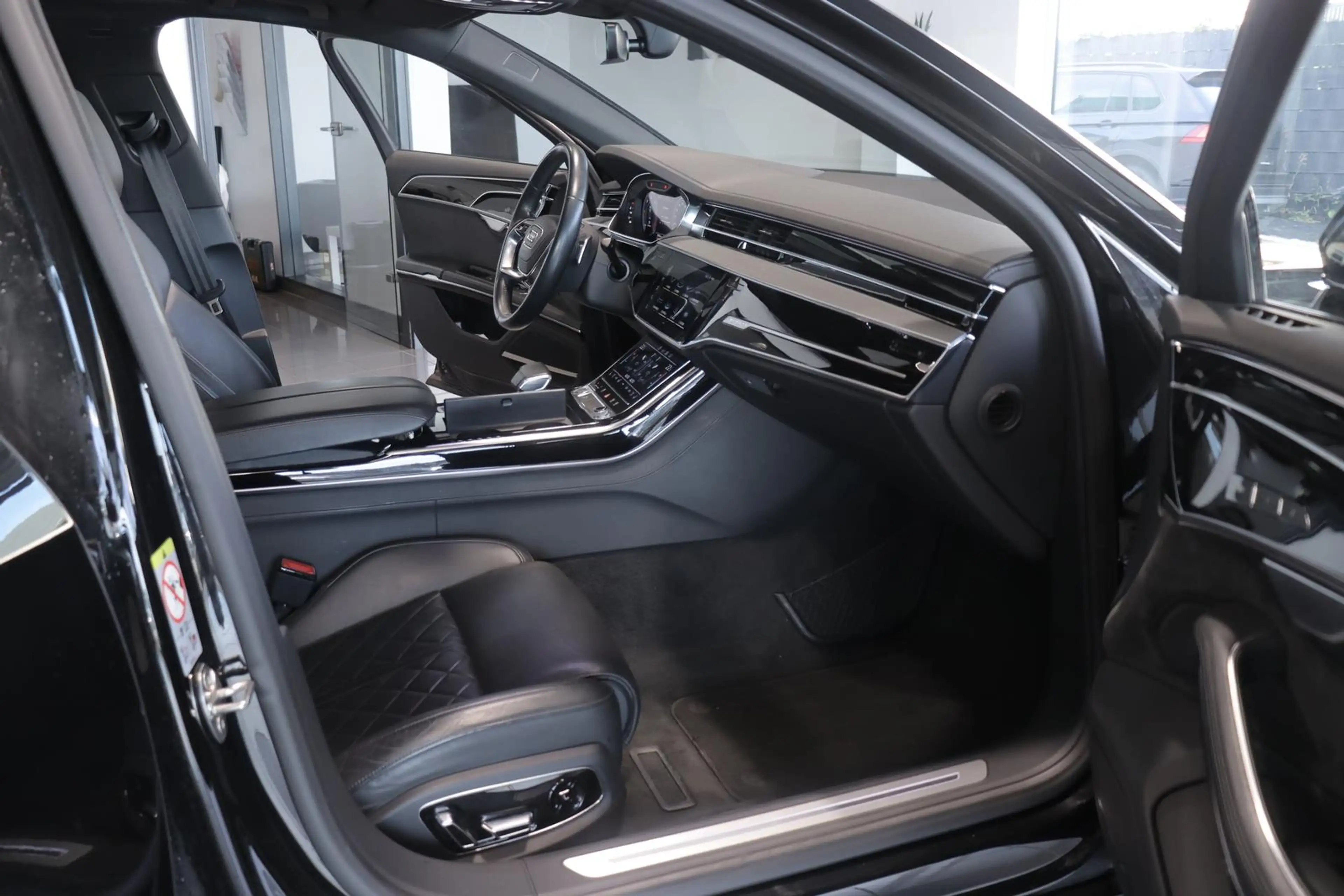 Audi A8 3.0 V6 50 TDI Lang quattro*SPORT*PANORAMA*TV — photo 11