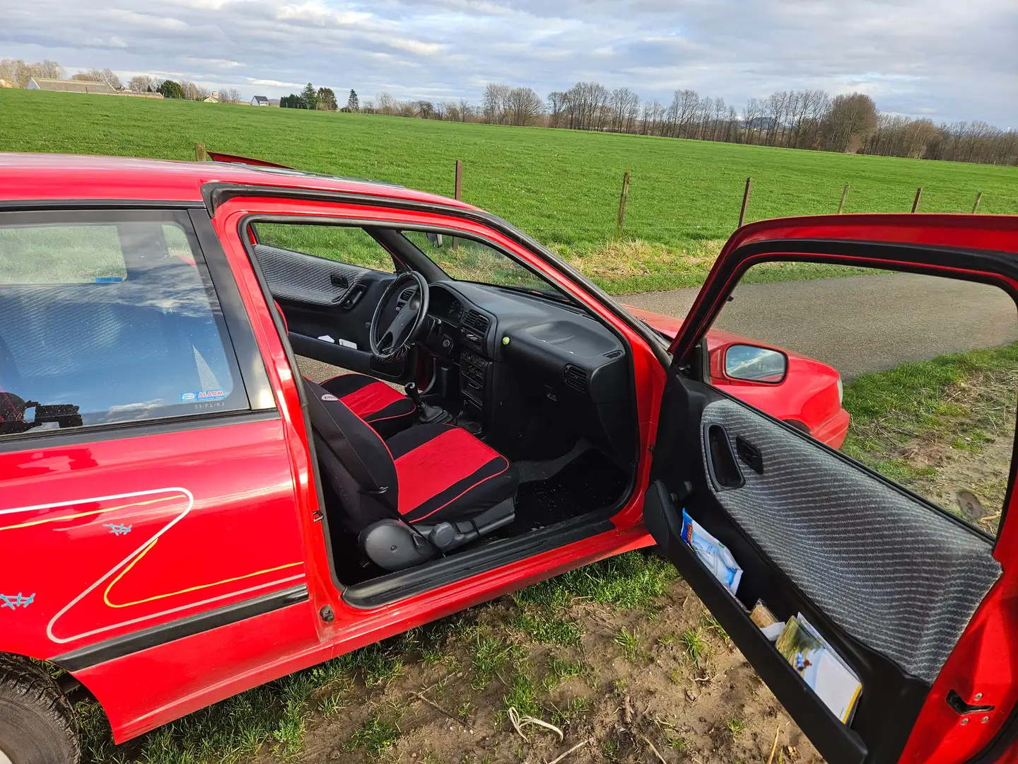 Nissan Sunny 1.4 Sail Trend Rojo - 2