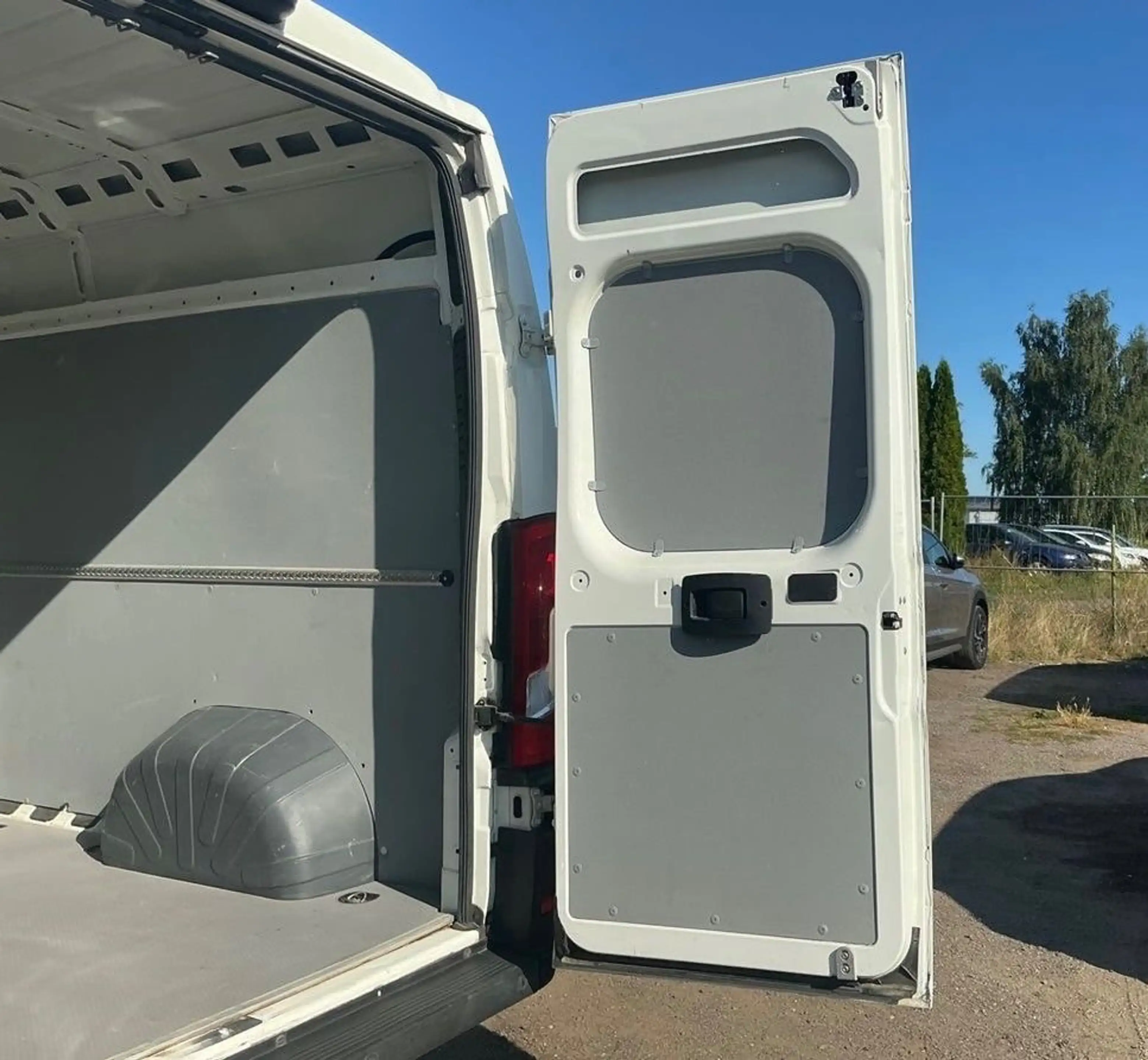 Peugeot Boxer L3H2 Premium CAM NAVI PDC S-HEFT *RATE 199 — photo 13