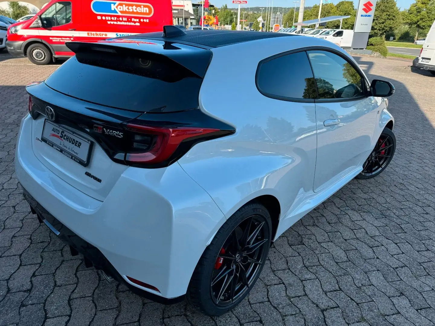 Toyota Yaris GR Yaris **TRIPLE EDITION** 1/300 Blanc - 2