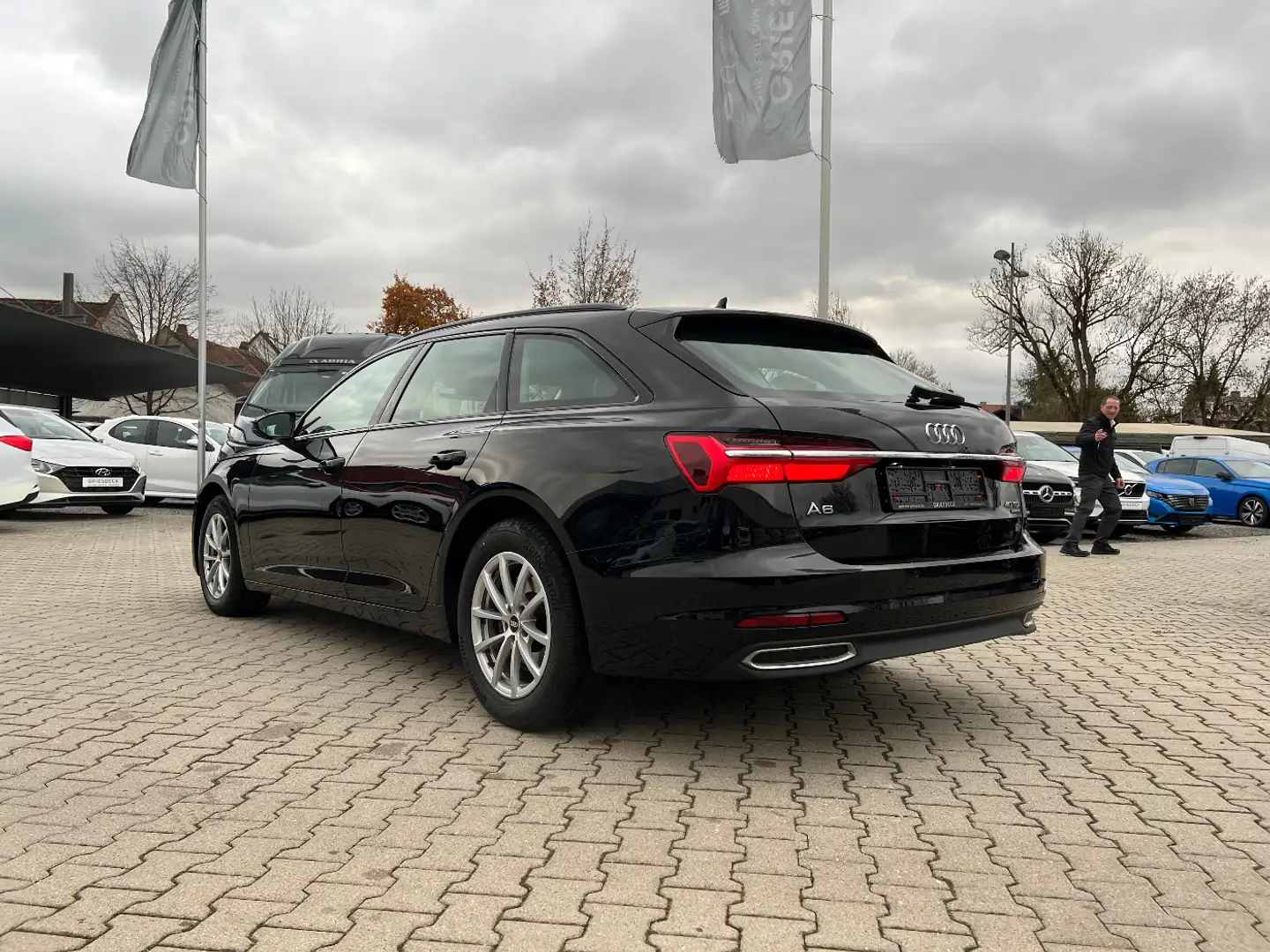 Audi A6 Avant 40 TDI quattro *LED Navi Kamera ACC DAB* Schwarz - 2