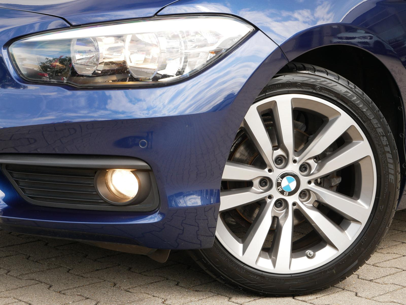 BMW 118 BMW 118 i Advantage SHZ+NAVI+LED — photo 3