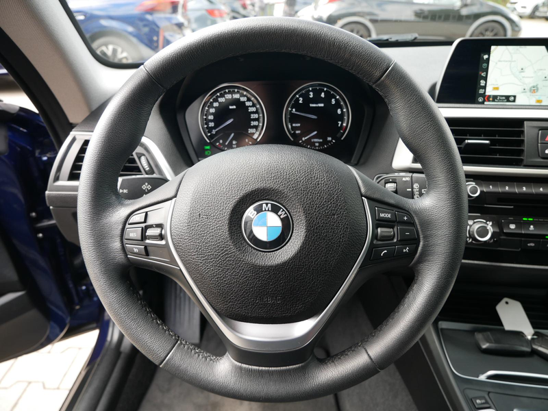 BMW 118 BMW 118 i Advantage SHZ+NAVI+LED — photo 14