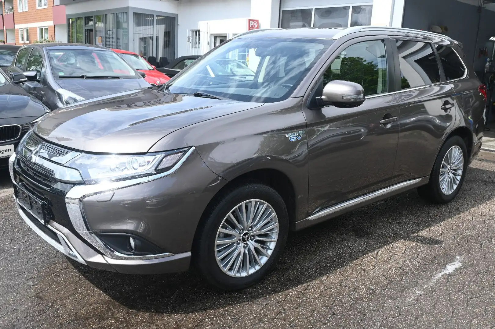 Mitsubishi Outlander 4WD*Navi*Ahk*Cam*Tempo*Key*Garantie Marrone - 1
