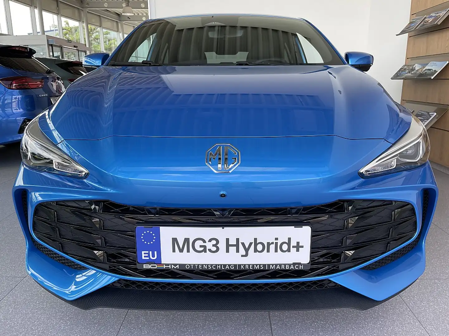 MG MG3 1,5 HYBRID+ Luxury **195 PS kombiniert Blau - 2