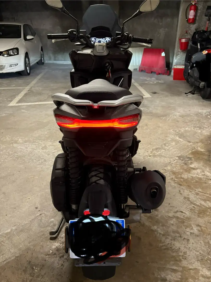 Aprilia SR GT 125 - 1