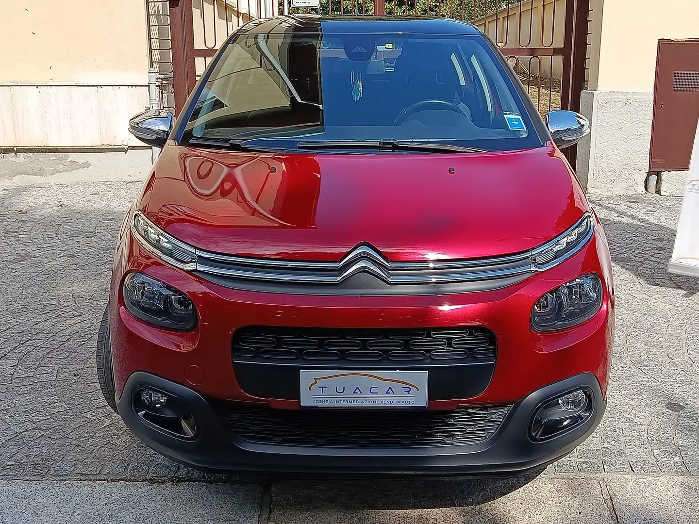 Citroen C3 1.2 PureTech 82 Shine Rouge - 2