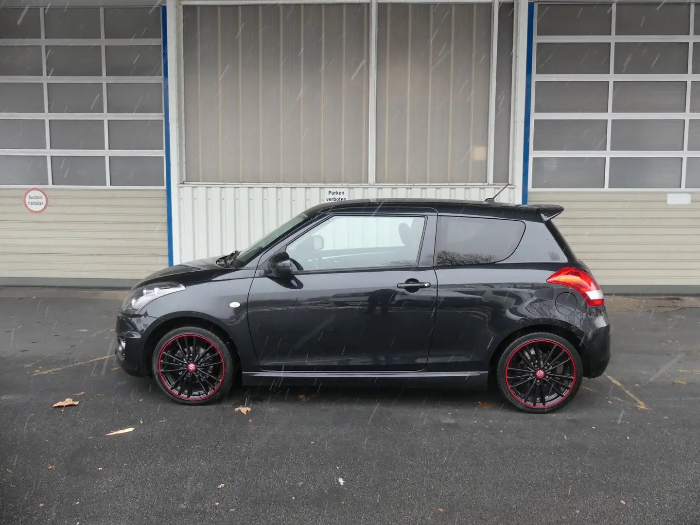 Suzuki Swift 1.6 Sport Schwarz - 1