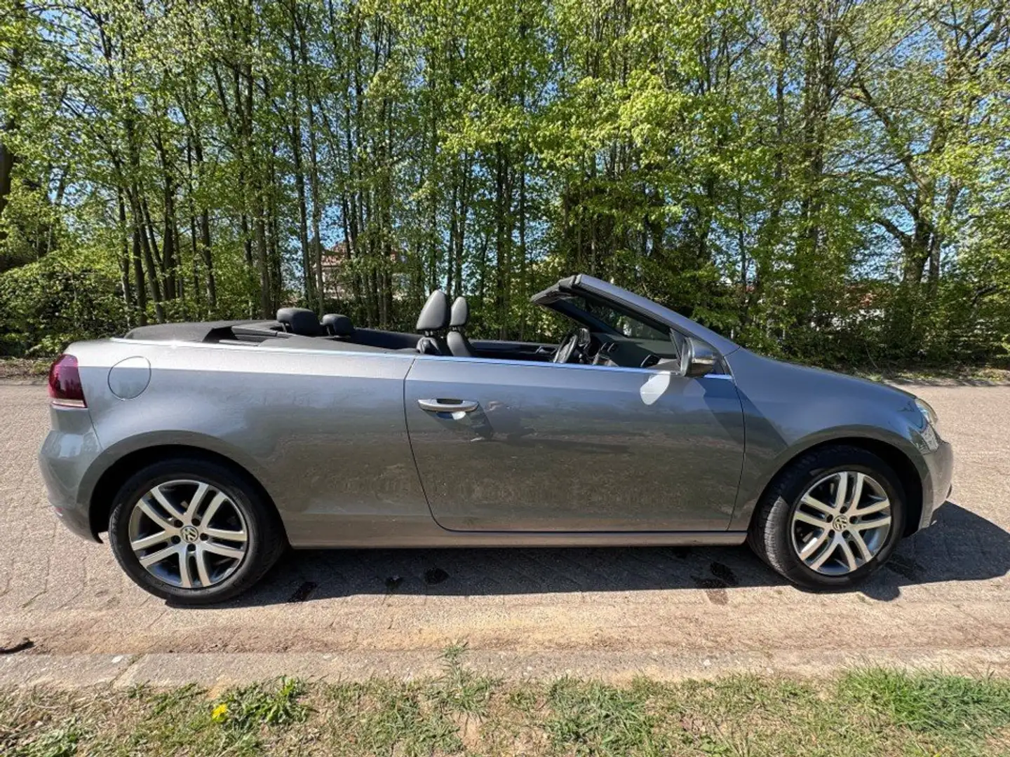 Volkswagen Golf Cabriolet Golf Cabriolet 1.2 TSI Stříbrná - 1