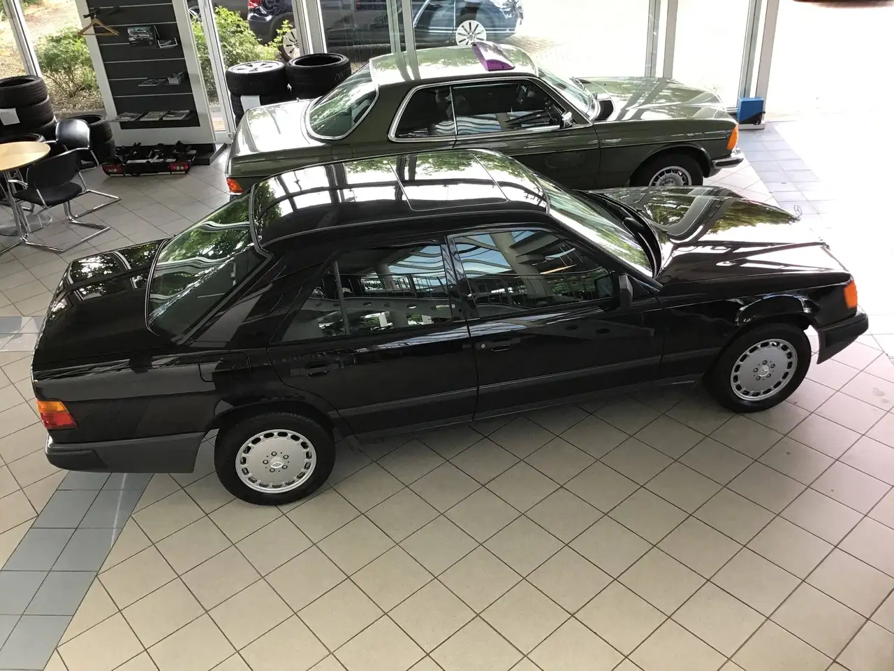 Mercedes-Benz 230 E / W124 / Oldtimer / H-Kennzeichen / Wertgutachten 12 T€ / Note 2 / Schiebedach elektrisch, foto 9