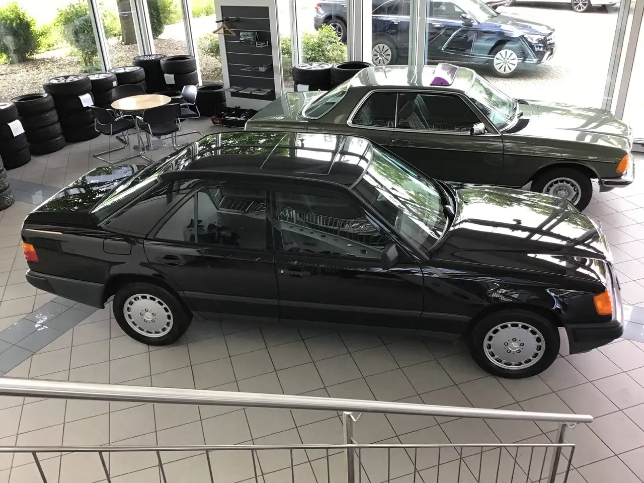 Mercedes-Benz 230 E / W124 / Oldtimer / H-Kennzeichen / Wertgutachten 12 T€ / Note 2 / Schiebedach elektrisch, foto 10