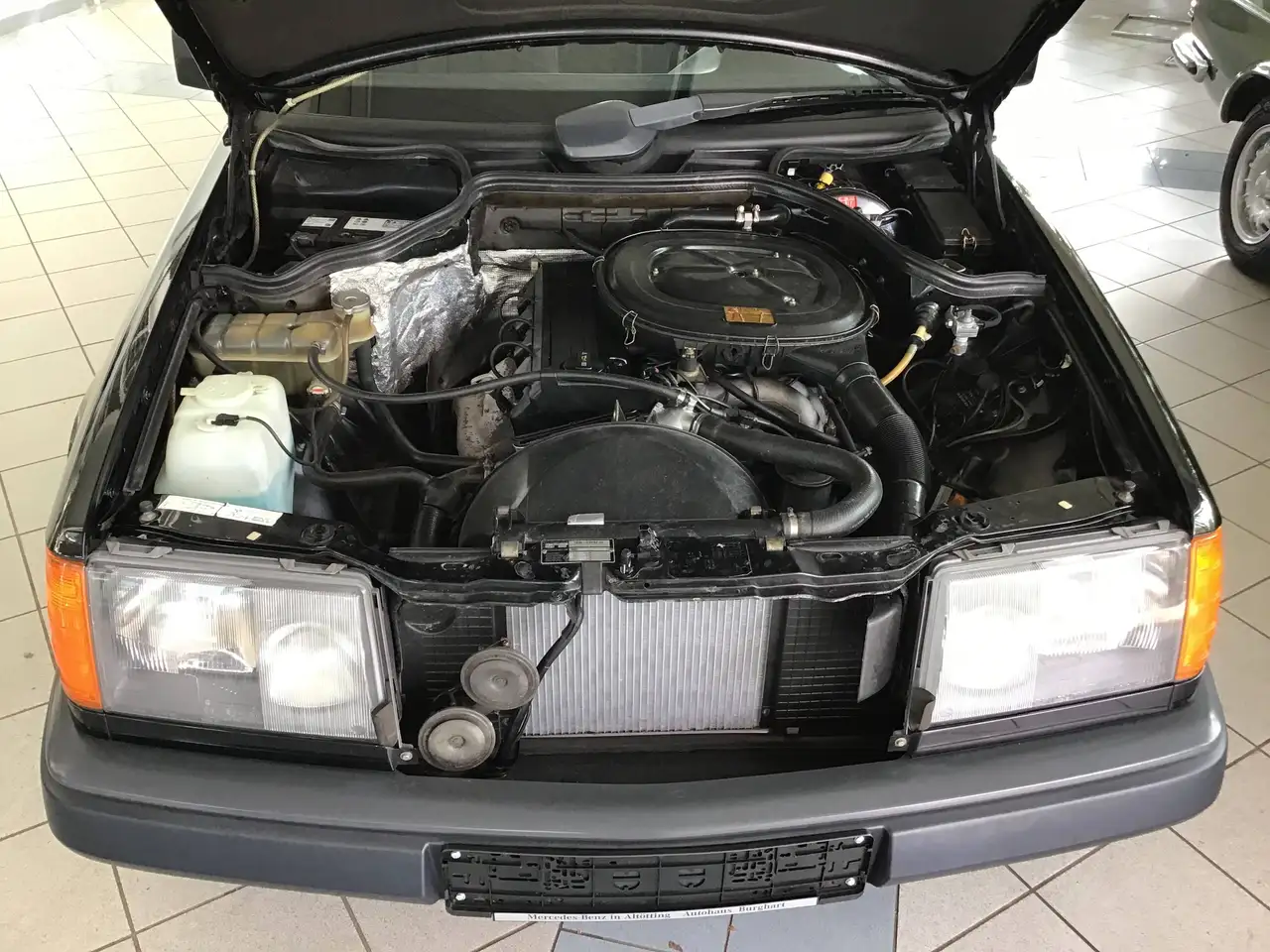 Mercedes-Benz 230 E / W124 / Oldtimer / H-Kennzeichen / Wertgutachten 12 T€ / Note 2 / Schiebedach elektrisch, foto 11