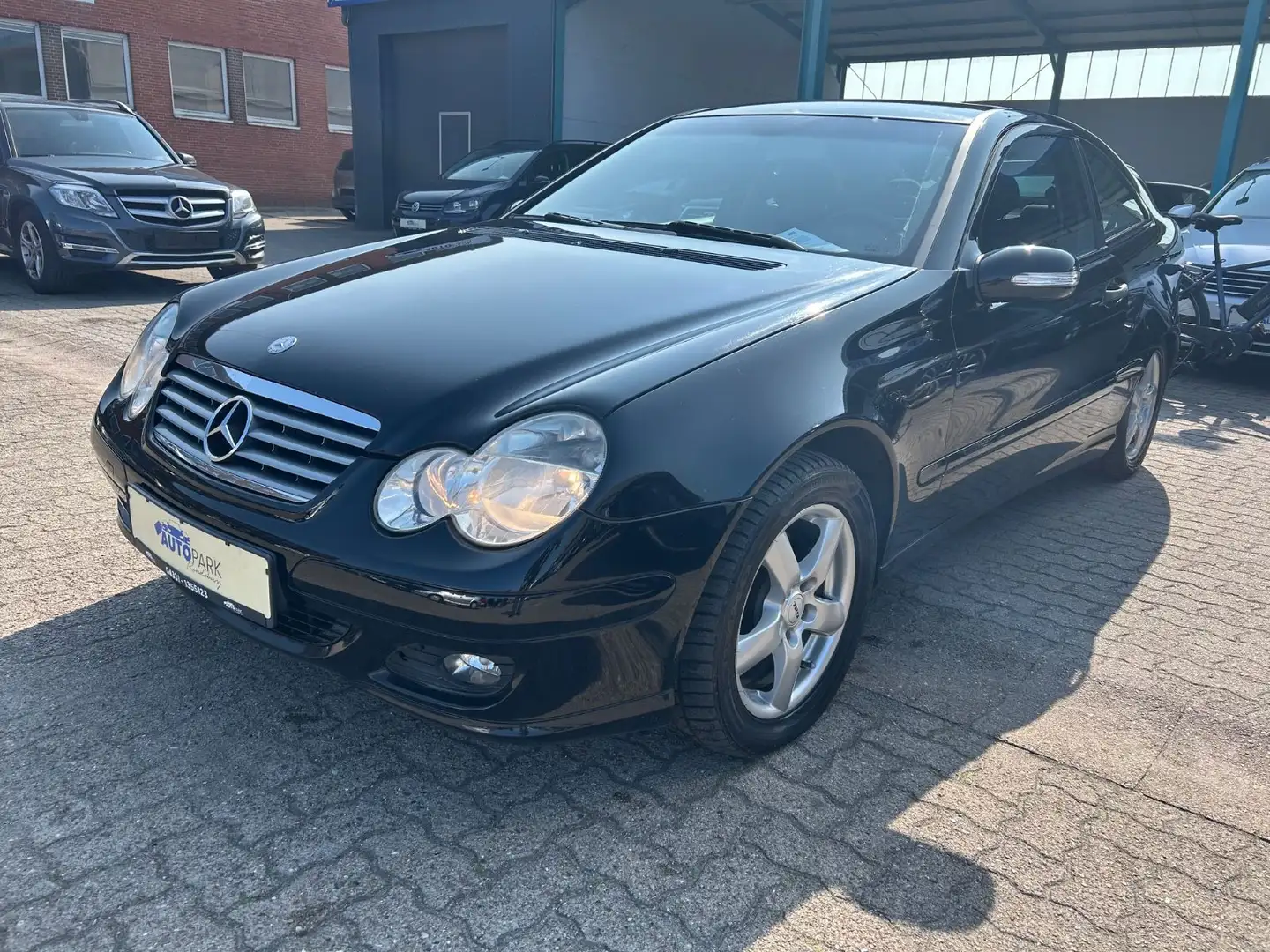 Mercedes-Benz C 180 C -Klasse Sportcoupe Kompressor Schwarz - 1