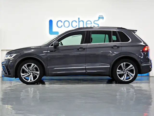 Volkswagen Tiguan view 2