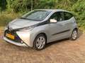 Toyota Aygo 1.0 VVT-i x-play Zilver - thumbnail 1
