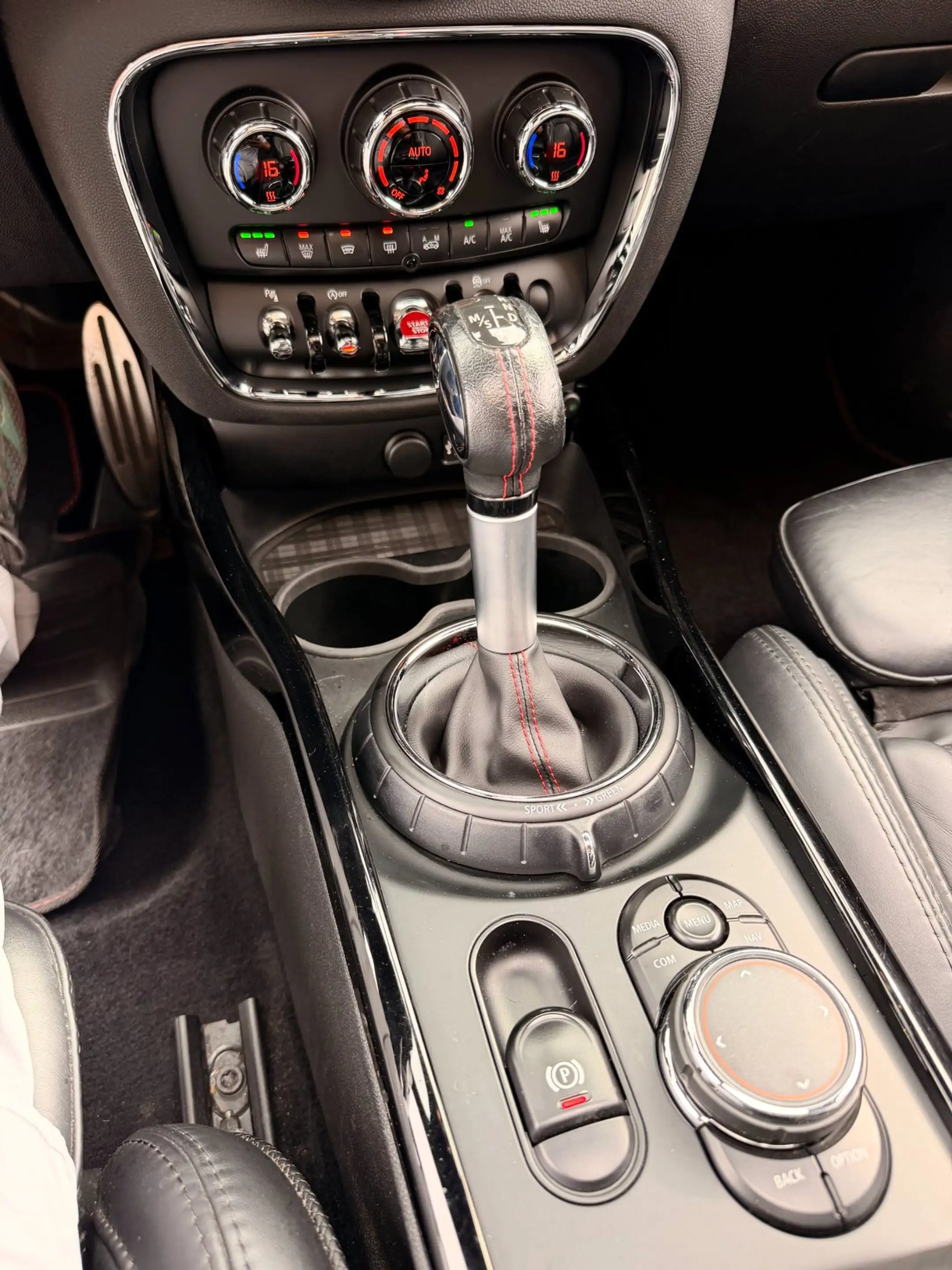MINI John Cooper Works Clubman 2.0 ALL4 Pano Keyle Apple Pdc — photo 8