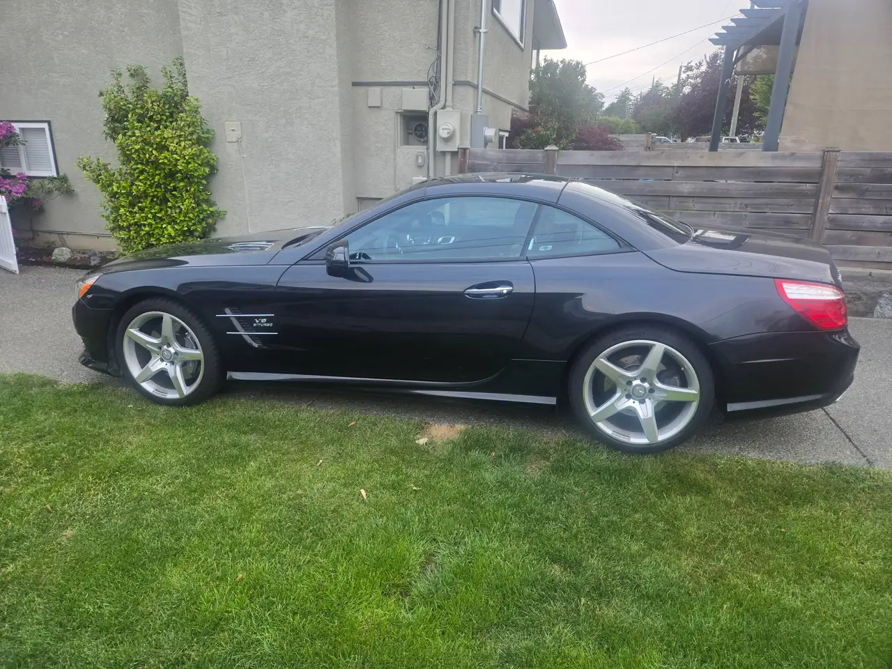 Mercedes-Benz SL снимка Mercedes-Benz SL