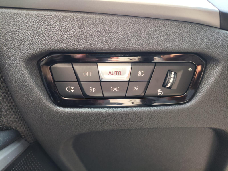 BMW 318 i Touring Navi HUD SHZ Totwinkel Kamera — photo 14