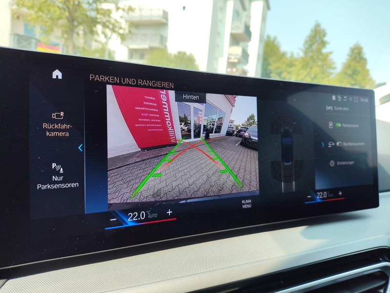 BMW 318 i Touring Navi HUD SHZ Totwinkel Kamera — photo 10