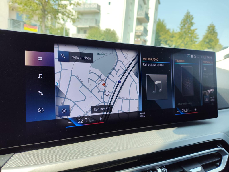 BMW 318 i Touring Navi HUD SHZ Totwinkel Kamera — photo 9