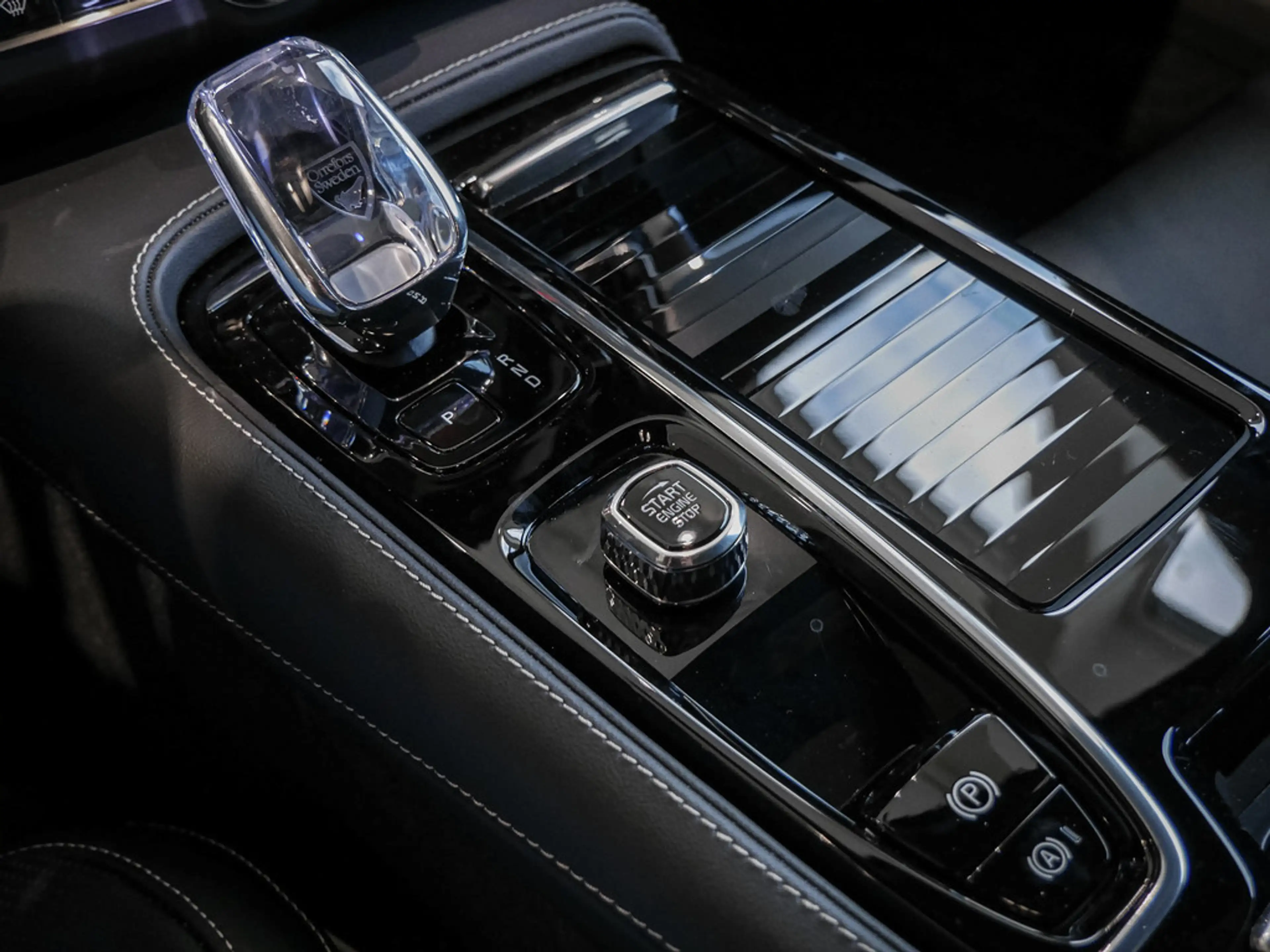 Volvo S90 T8 AWD Ultimate Dark Recharge 360° ACC Pano — photo 15